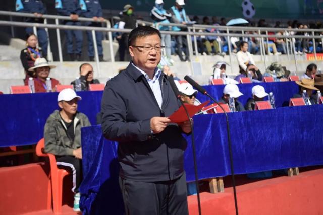 马上就要防成了！阿努诺比无奈干拔三分 卡斯尔伸手推腰送三罚